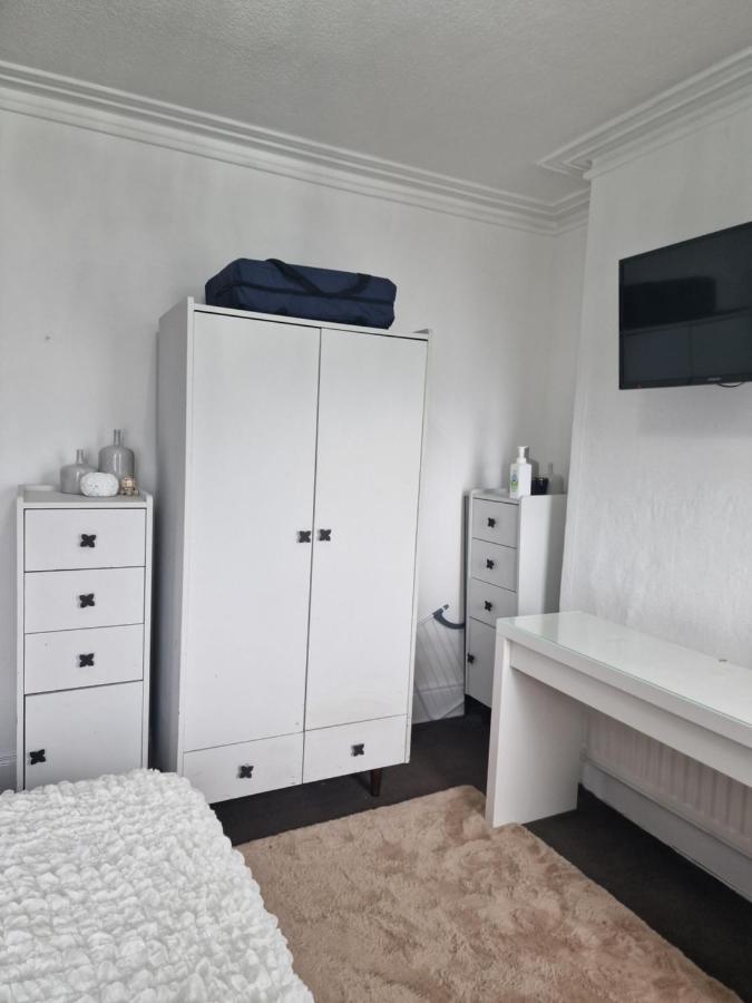 Double Rooms, Free Continental Breakfast, Pics And Full Address Sent After Booking, 2 Miles To City Centre ベルファスト エクステリア 写真